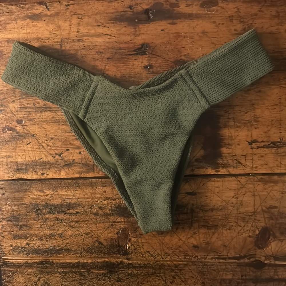 Montce uno moderate coverage bikini bottom